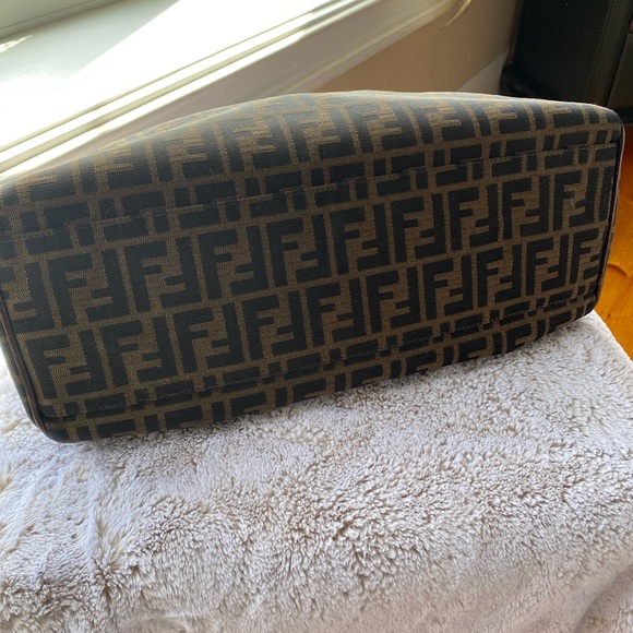 Authentic Fendi Zucca De Jour - Picture 4 of 11